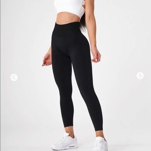 Nvgtn black solid seamless leggings